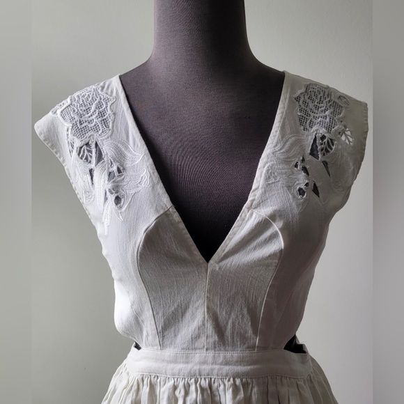 Akita Chicago Cut out Mini Dress - Picture 2 of 12